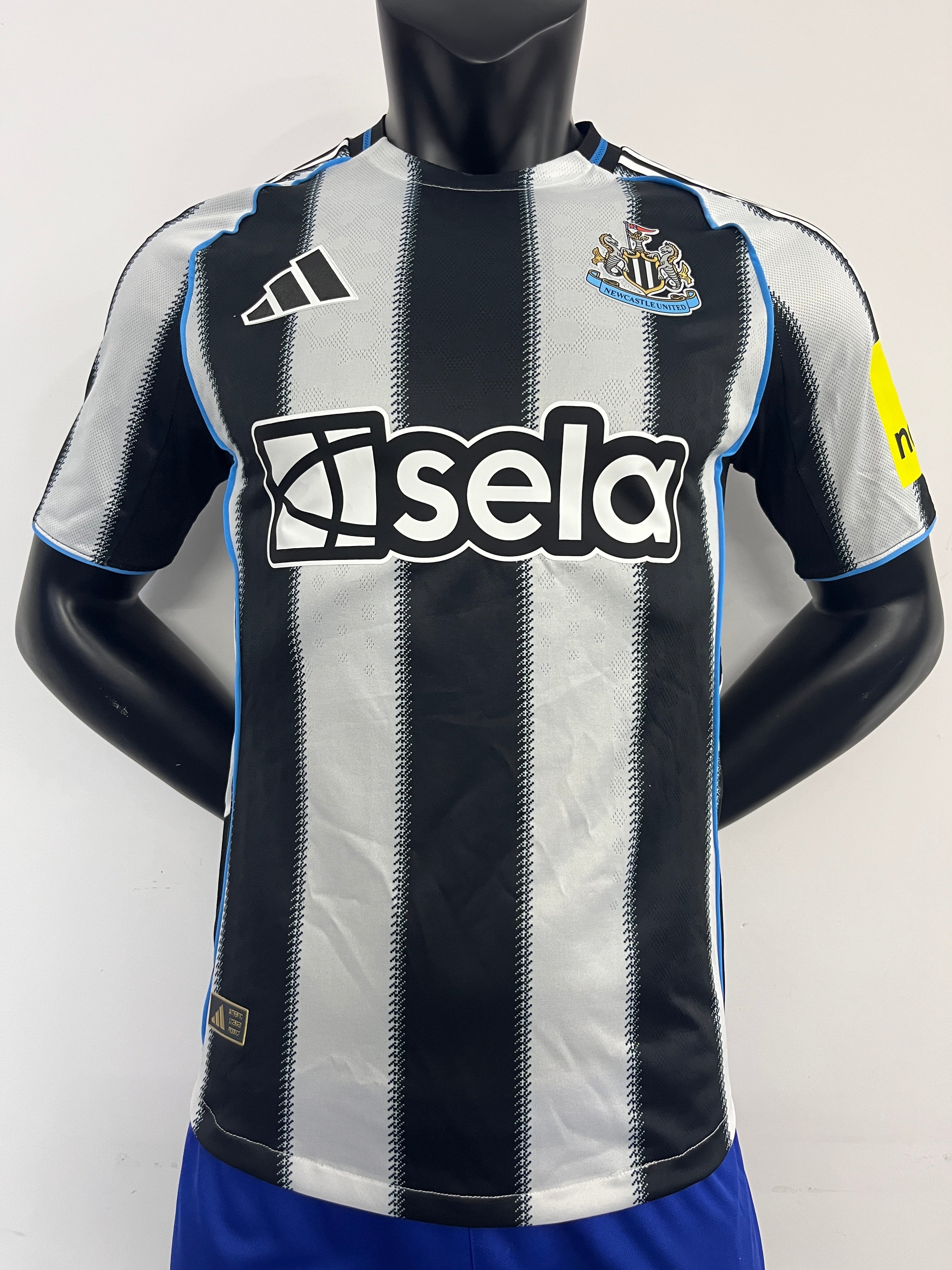 NEWCASTLE THUIS 25/26